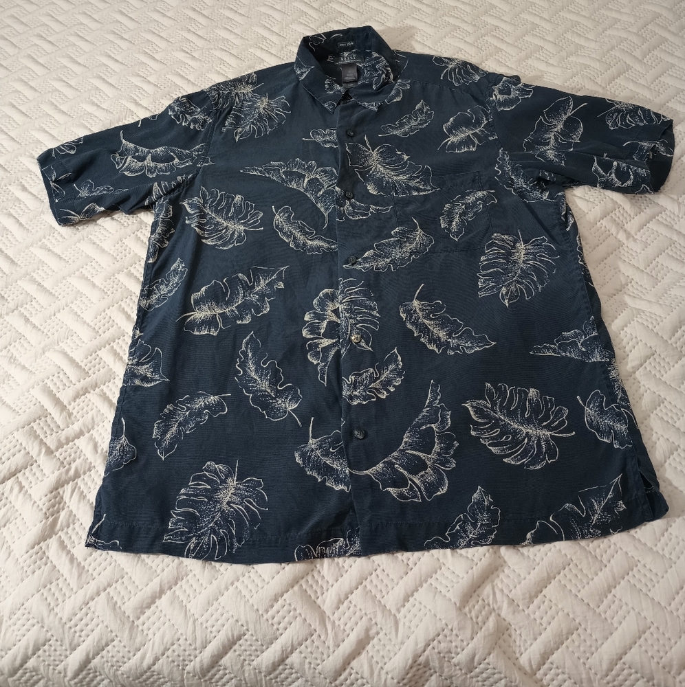 Men's Crazy Horse A Claiborne Company Blue and White Silk Shirt M